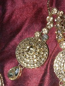 Stunning Kundan Necklace Set with Earrings