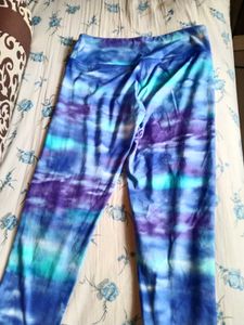 Vibrant Blue Cloud Print Capris