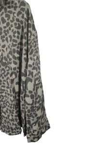 Stylish Leopard Print Button-Up Shirt