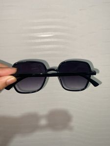 Stylish Black Hexagonal Sunglasses