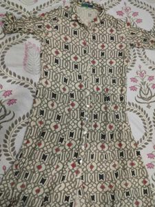 Bombay Paisley kurti