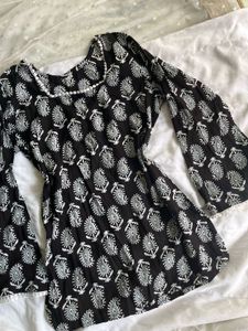 Short Kurti 🖤