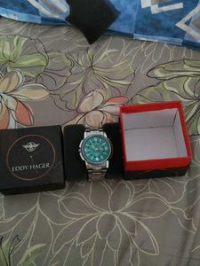 Elegant Men's Watch with Green Dial