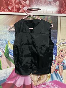 Sleek Black Sleeveless Vest