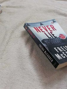 Never Lie by Freida McFadden