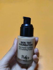 Ruby's Organics Foundation -Light01