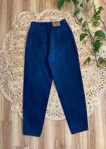 Vintage 90s high waisted tapered leg mom fit jeans