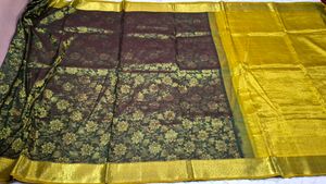 Elegant Silk Saree with Floral Motif