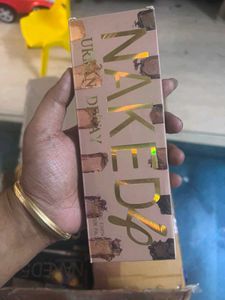 Urban Decay Naked Eyeshadow Palette