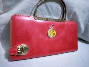 Women's Wallets With Handle And Nice Peacock Design