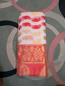 Elegant White &amp; Red Paisley Saree
