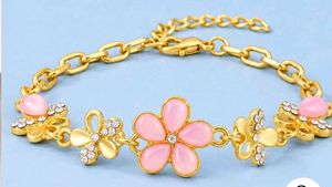 Charming Floral Bracelet