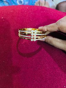 Anti turnish braclet new with tag