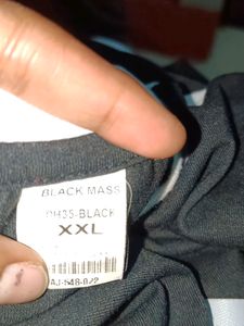 Black full hand t-shirt