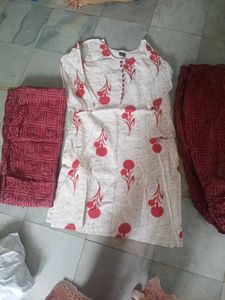 Chic Floral Print Kurta Set with Dupatta