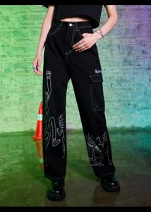 Black Wide-Leg Cargo Jeans