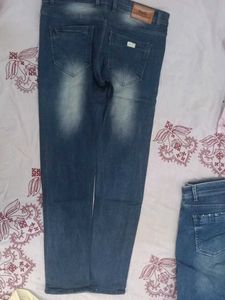 Ripped Skinny Jeans