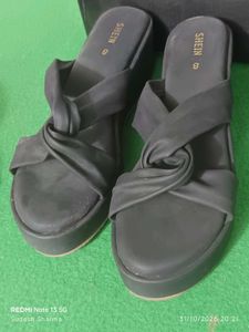 Chic Black Wedge Sandals