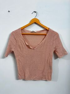 uniqlo peach top