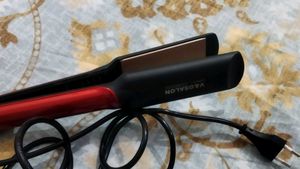 V&amp;GSALON HAIR STRAIGHTENER