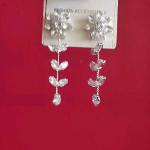 Sparkling Flower Drop Earrings
