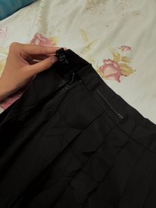 Black Pleated Skirt with Japanese Text /streetstyl