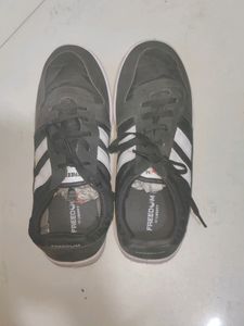 Men's Casual Shoes. Unused.No Offered Coins.
