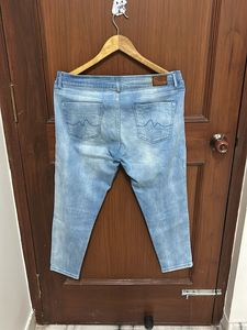 Light Wash Ripped Denim Jeans