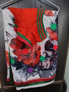 Floral Print Saree with Blouse Piece