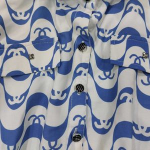 Blue &amp; White Wave Print Cropped Shirt