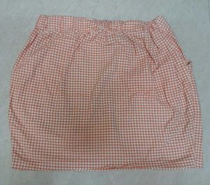 Chic Houndstooth Mini Skirt