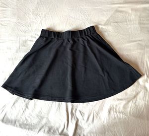 Chic Black Skater Skirt