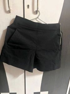 Chic Black Shorts
