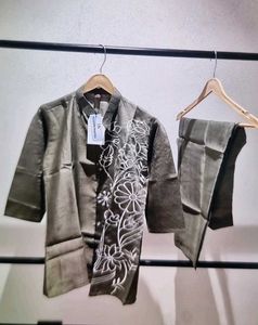 Stylish Grey Kurta with White Floral Print