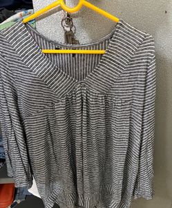 Striped V-Neck Long Sleeve Top