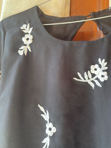 Elegant Black Kurta with White Floral Embroidery