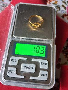Elegant Gold ladies  Ring