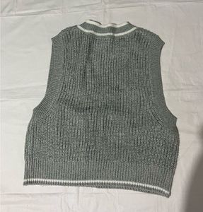 Gray V-Neck Knit Vest