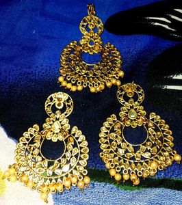 Exquisite Gold-Tone Kundan Jewelry Set
