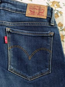 Levi's Jeans - Classic Blue Denim