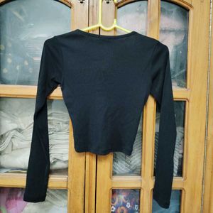 Black V-Neck Long Sleeve Crop Top