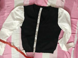 Chic Black &amp; White Puff Sleeve sweater cum top
