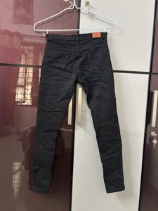 Classic Black Denim Jeans - slim fit for women