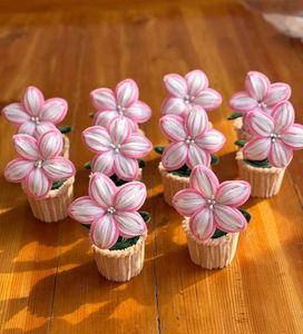 Cute Flower Cupcake Decor
