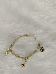 Chic Gold Charm Bracelet