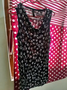 Chic Black Floral Print Sleeveless Top