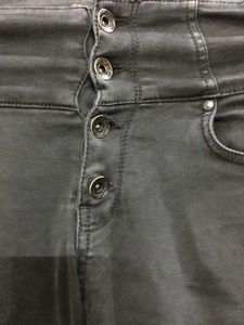 High-Waisted Jeans