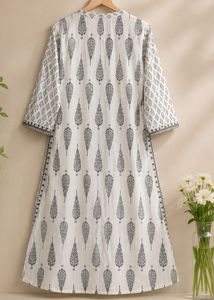 Elegant White &amp; Black Block Print Kurta