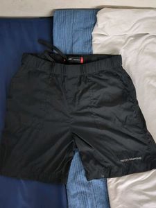 Azorte Shorts Like New. Size M Black