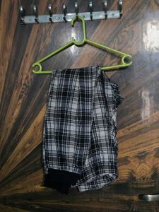 ​H&amp;M Classic Plaid Joggers
